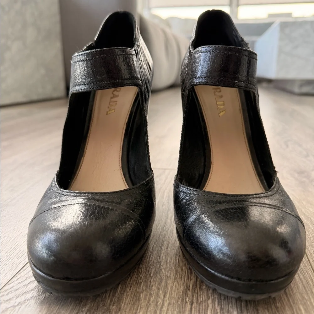 Authentic Black Prada Crackle Brush Leather Mary Jane Pump Size 40.5 - Picture 16 of 16